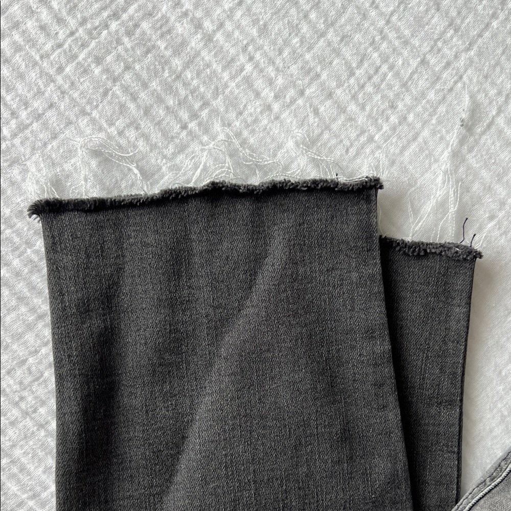 NWOT* • STS Blue Emma Distressed Denim Crop • Size 28 👖*one FLAW (please read) - Picture 6 of 15